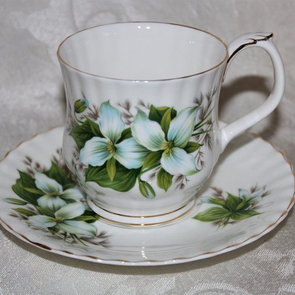 Royal Albert Trillium Mug & Saucer Set | Royal Albert Vintage China - Picture 2 of 16